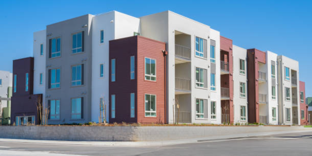 ¿Debo pagar las deudas de la comunidad generadas por el anterior propietario